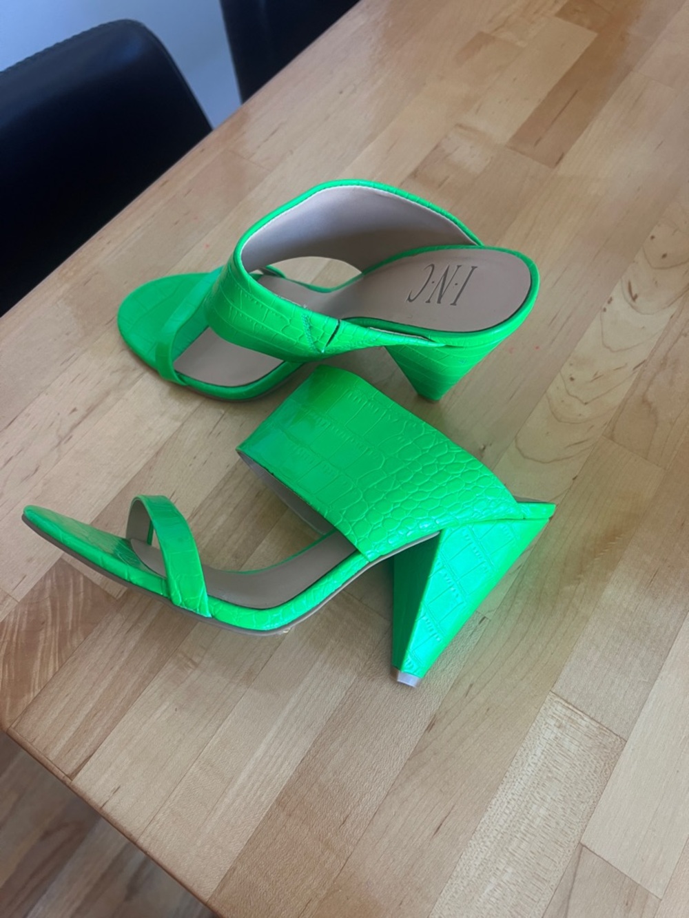 INC International Concepts Neon Green Croc-Embossed Slide Mules